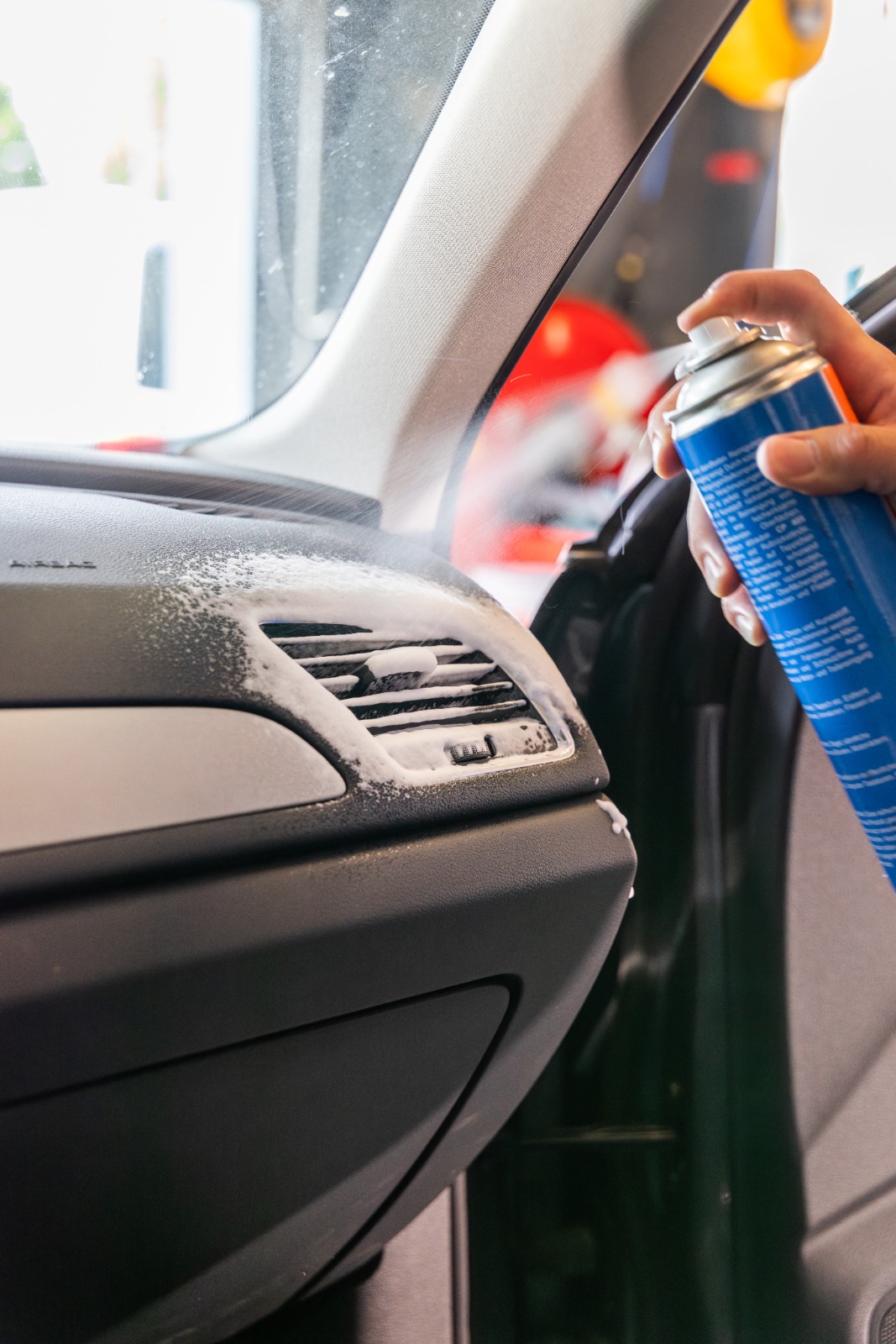 Dashboard en ventilatieroosters reinigen